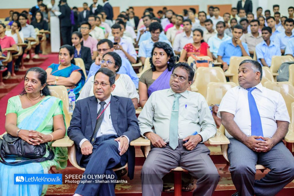 The audience immersed in the speeches